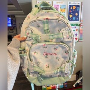 2 backpacks 1 lunch box together. Stitching can be removed!
